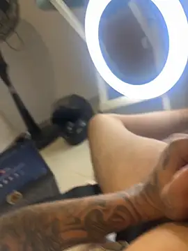 samm4044 online show from April 8, 2026, 2:11 am