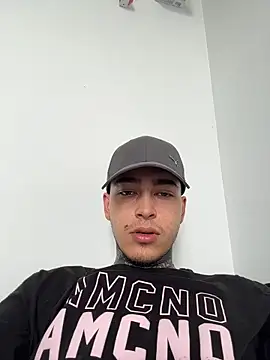 samm4044 online show from April 8, 2026, 4:51 pm