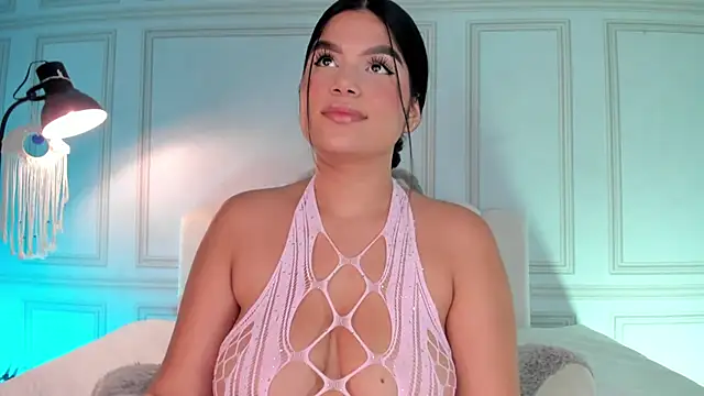 Kendall Jonss1 online show from November 3, 2025, 10:38 am