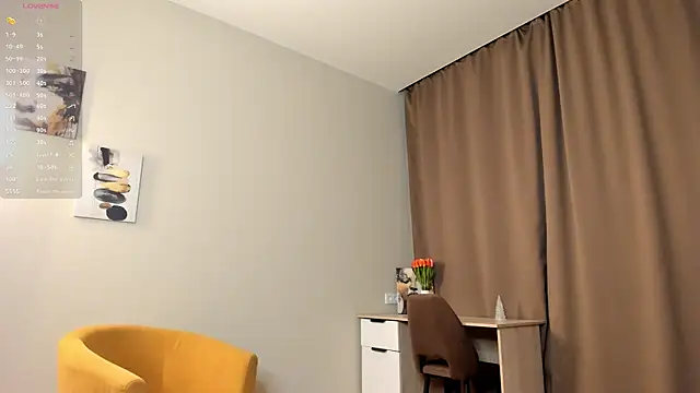 TaiteFairfield online show from November 28, 2025, 6:49 am