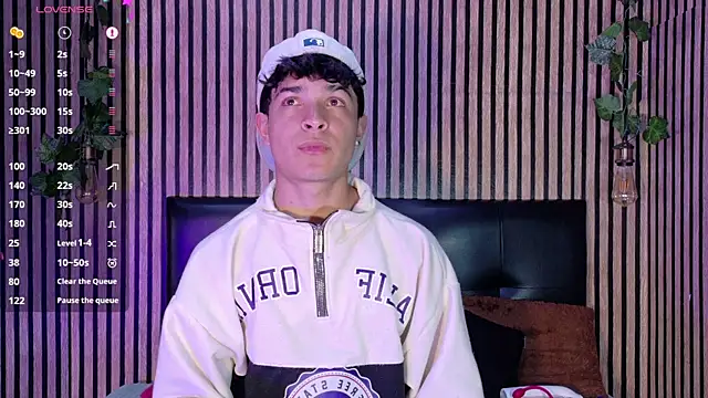 Felipe boy1 online show from September 24, 2025, 3:32 am