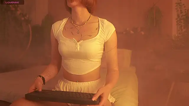 Serena Waldarf online show from September 19, 2025, 5:42 am