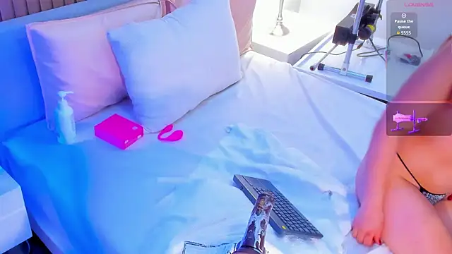 Snapshot of Amara_melodi chatting on October 25, 2025, 3:40 pm Amara melodi online show from October 25, 2025, 3:40 pm