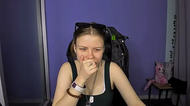 foxy tease  online show from September 30, 2025, 7:30 pm