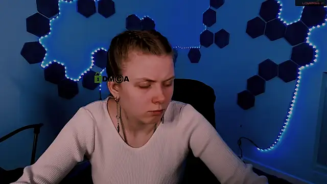 foxy tease  online show from November 22, 2025, 2:43 am