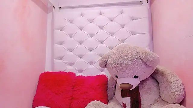 eimy skinny  online show from February 28, 2026, 12:28 pm