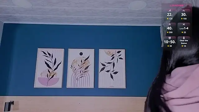 SarahMiler  online show from September 13, 2025, 11:54 am