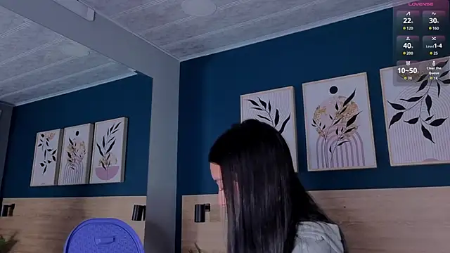 SarahMiler  online show from September 15, 2025, 12:16 pm