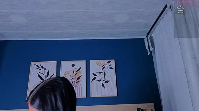 SarahMiler  online show from September 16, 2025, 11:44 am