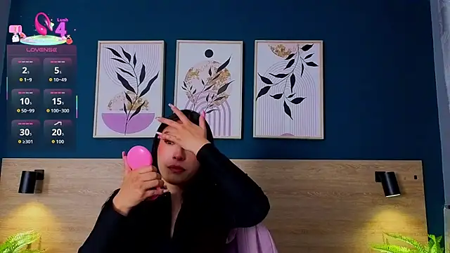 SarahMiler  online show from December 3, 2025, 7:34 pm