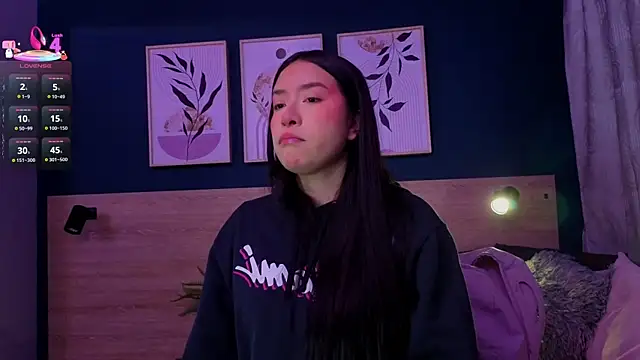 SarahMiler  online show from February 17, 2026, 11:50 am