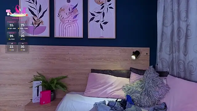 SarahMiler  online show from February 23, 2026, 11:51 am