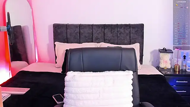 Taylormaxwell online show from February 16, 2026, 8:05 pm