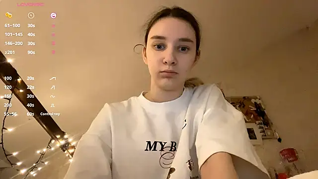 DanaCore online show from November 14, 2025, 5:44 pm