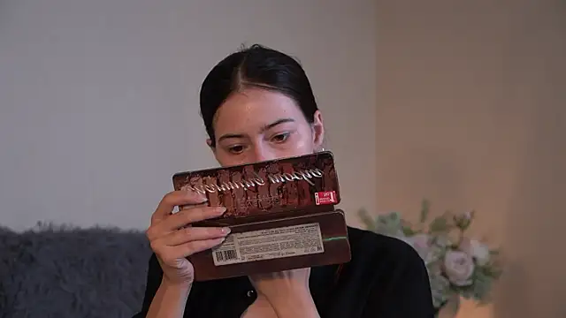 ywixos online show from September 25, 2025, 11:36 am