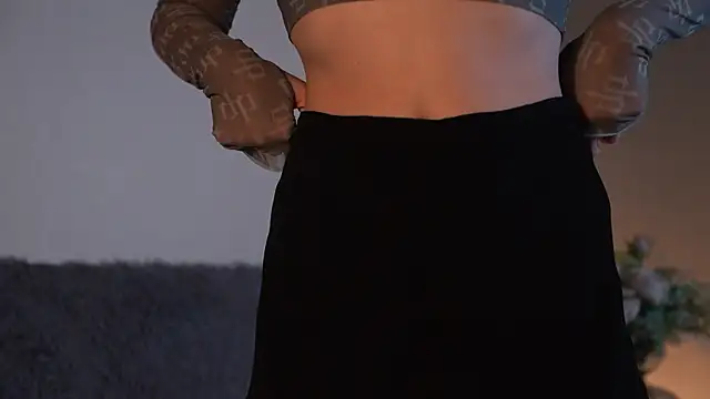 ywixos online show from October 13, 2025, 1:33 pm