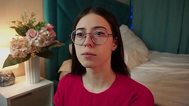 ywixos online show from February 9, 2026, 2:54 pm