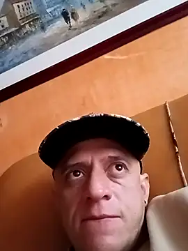 leon8013A online show from September 12, 2025, 12:38 pm