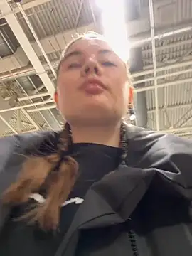 Snapshot of StephanieMur chatting on September 30, 2025, 4:50 am StephanieMur online show from September 30, 2025, 4:50 am