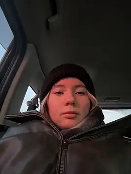 StephanieMur online show from November 30, 2025, 9:24 am