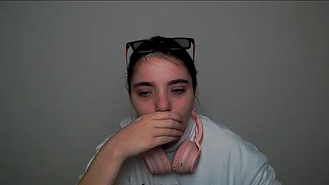 Sun Shine   online show from October 29, 2025, 11:28 pm