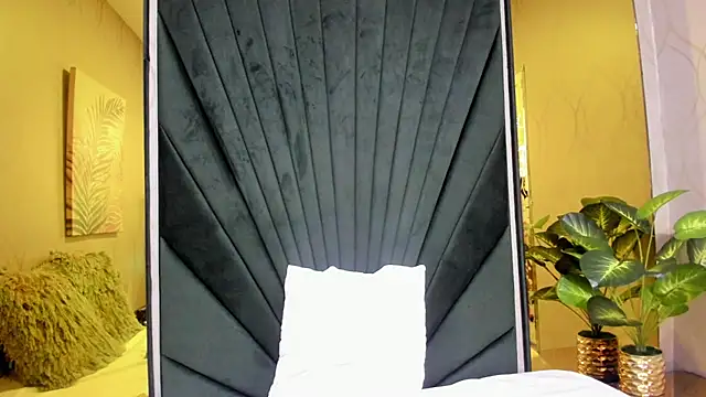 Snapshot of Emilysweet4u_ chatting on September 18, 2025, 11:45 am Emilysweet4u  online show from September 18, 2025, 11:45 am