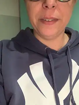 LupeLok online show from October 8, 2025, 3:59 am