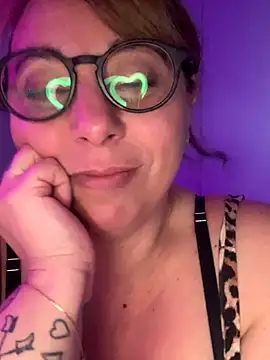 LupeLok online show from November 5, 2025, 5:18 am