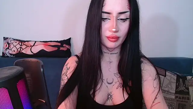 alisa tattoogirl1 online show from September 25, 2025, 5:16 pm