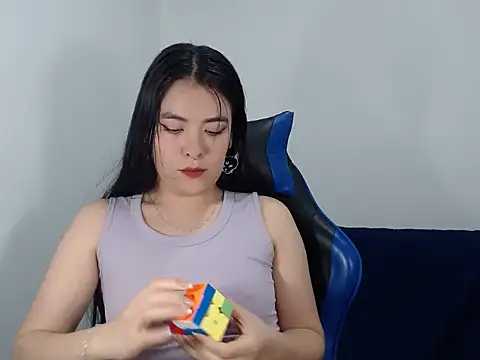 Snapshot of EloiseJun chatting on November 20, 2025, 3:50 am EloiseJun online show from November 20, 2025, 3:50 am