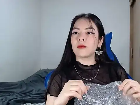 Snapshot of EloiseJun chatting on November 29, 2025, 5:43 am EloiseJun online show from November 29, 2025, 5:43 am