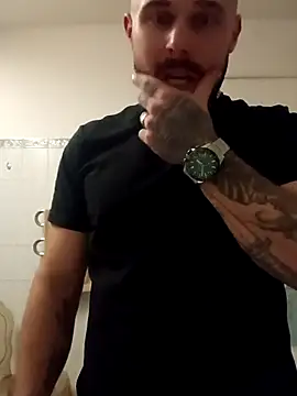 Snapshot of Barber33zk chatting on October 7, 2025, 12:52 am Barber33zk online show from October 7, 2025, 12:52 am