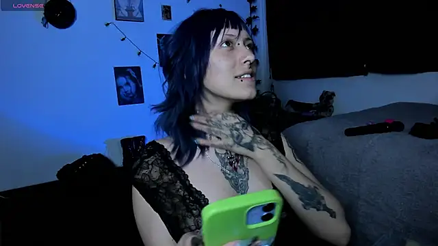 kattusauruss online show from October 21, 2025, 3:40 am