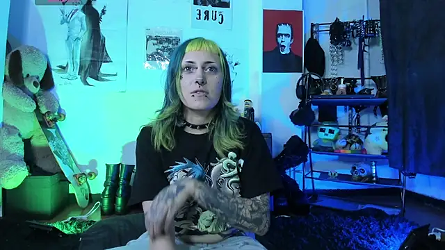 kattusauruss online show from May 24, 2026, 2:49 am