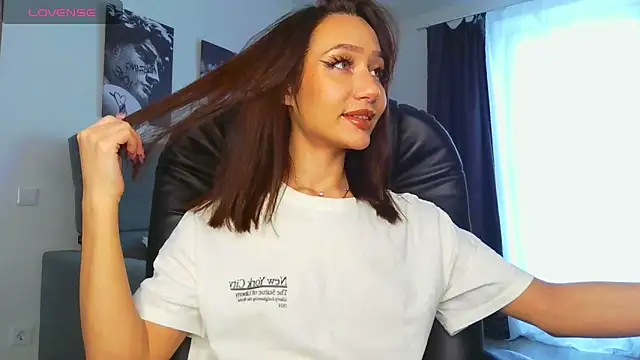 Snapshot of Lisa_Shultz chatting on February 1, 2026, 9:41 am Lisa Shultz online show from February 1, 2026, 9:41 am