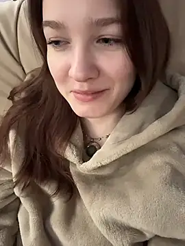 MichelleRoux online show from November 24, 2025, 3:06 am