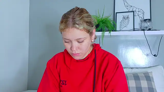 BelaMiller  online show from October 30, 2025, 11:33 am