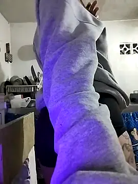 daniquintero03 online show from October 11, 2025, 7:23 pm