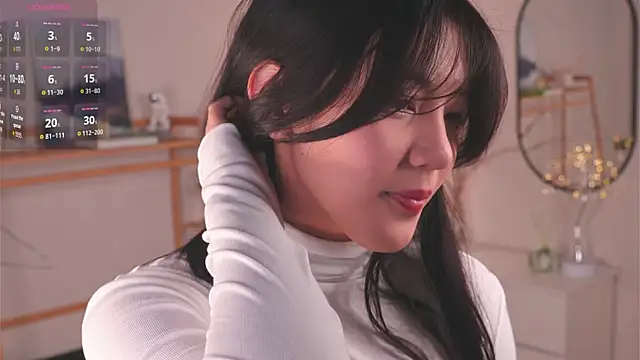 MoiraEger online show from November 11, 2025, 4:40 pm