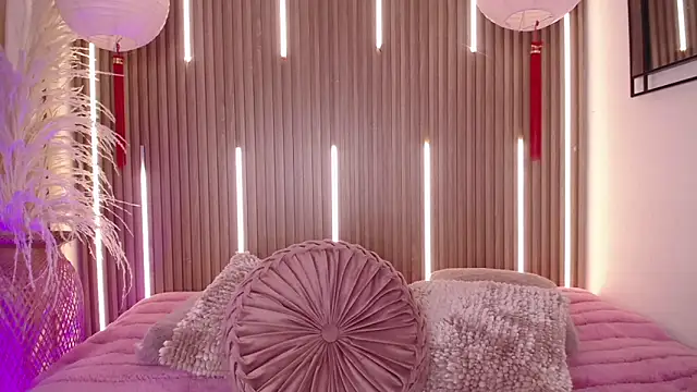 MylaDreams online show from March 24, 2026, 3:44 am