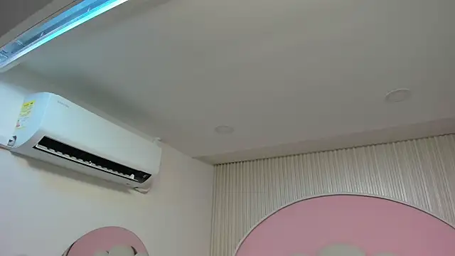 hinata dolly online show from October 26, 2025, 8:42 am