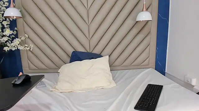 Snapshot of Ibbie_drastic chatting on September 12, 2025, 12:16 pm Ibbie drastic online show from September 12, 2025, 12:16 pm