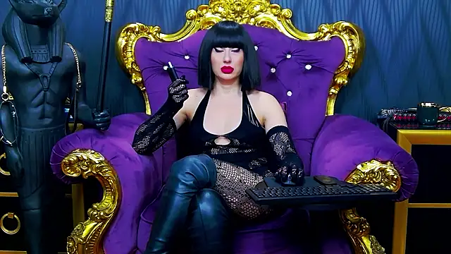 LaraMaeve online show from February 15, 2026, 5:48 am