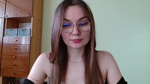 Snapshot of LooveELLYx chatting on February 28, 2025, 10:52 am LooveELLYx online show from February 28, 2025, 10:52 am