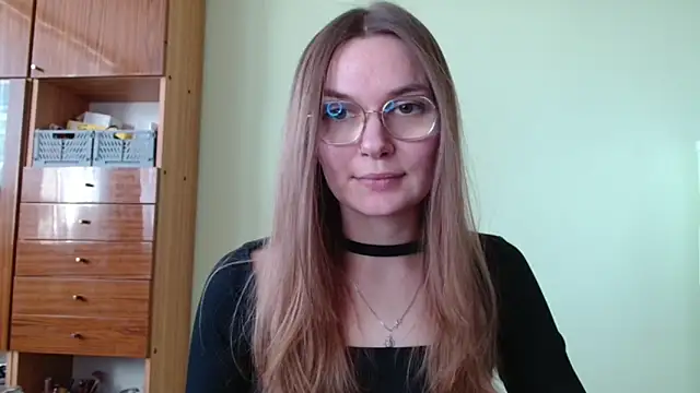 Snapshot of LooveELLYx chatting on October 20, 2025, 1:22 pm LooveELLYx online show from October 20, 2025, 1:22 pm