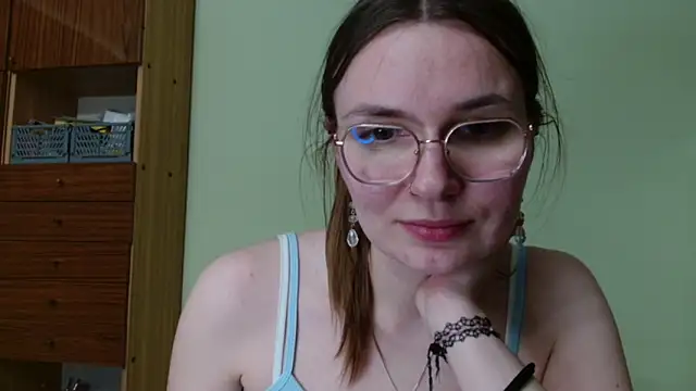 LooveELLYx online show from April 15, 2026, 7:58 pm