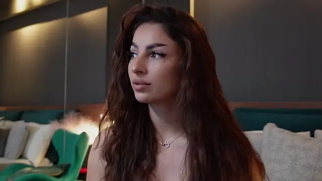 EmilyTrix online show from November 2, 2025, 2:19 pm