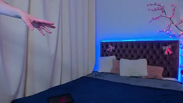 LilaVame online show from November 25, 2025, 8:42 pm