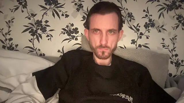 Big8inchUncutCock online show from April 9, 2026, 9:53 pm