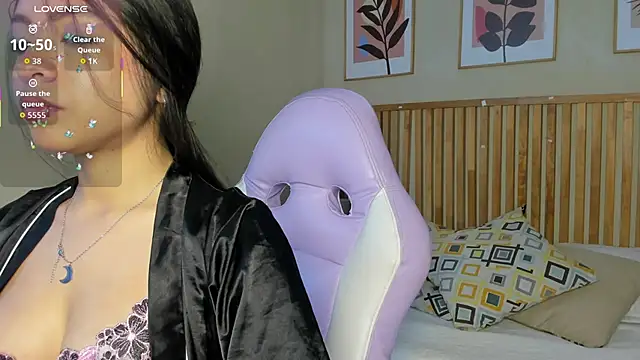 Snapshot of Sky_winter chatting on October 27, 2025, 2:10 pm Sky winter online show from October 27, 2025, 2:10 pm